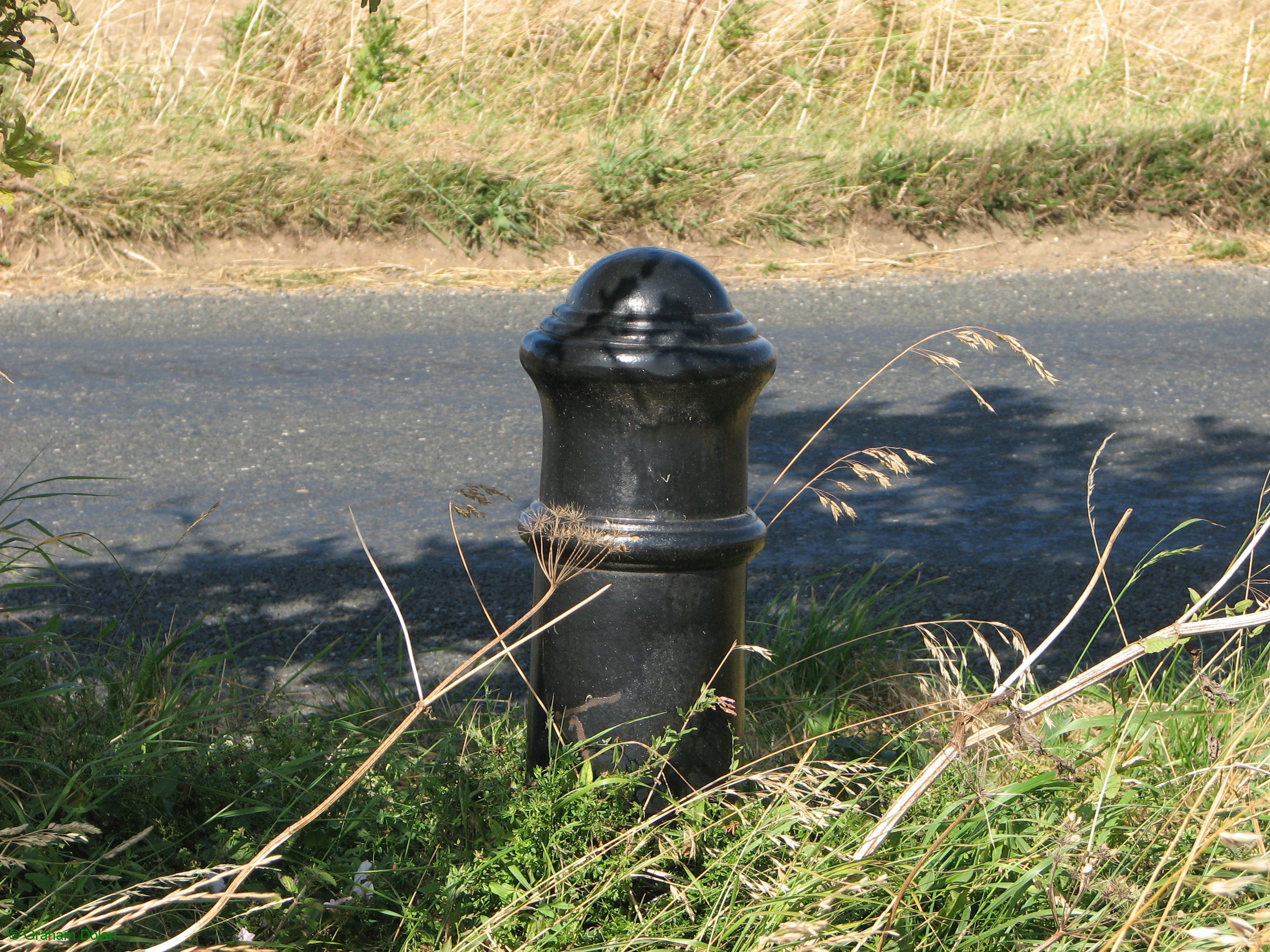 Greenwich Meridian Marker; England; Hertfordshire; Between Buckland 